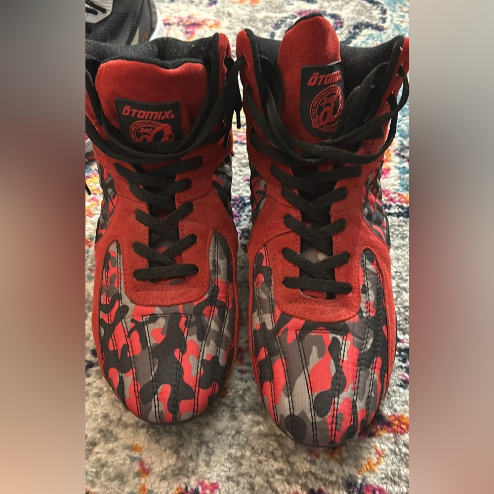 Otomix Red Camo weightlifting shoe size 11.5